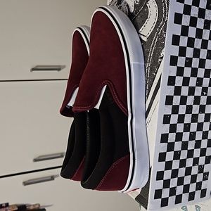 Mens Vans in burgundy suede and black - size 10